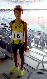 第33回全国小学生交流大会新潟県予選会ジャベリックボールスローで優勝した「三条ジュニア」所属の渡辺莉亜寿(リアス)